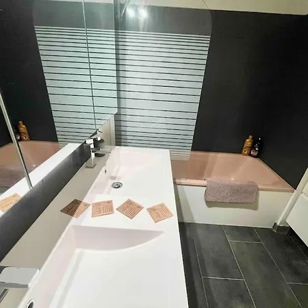 Le Kennedy Charmant T2 Tout Confort, A Apartment
